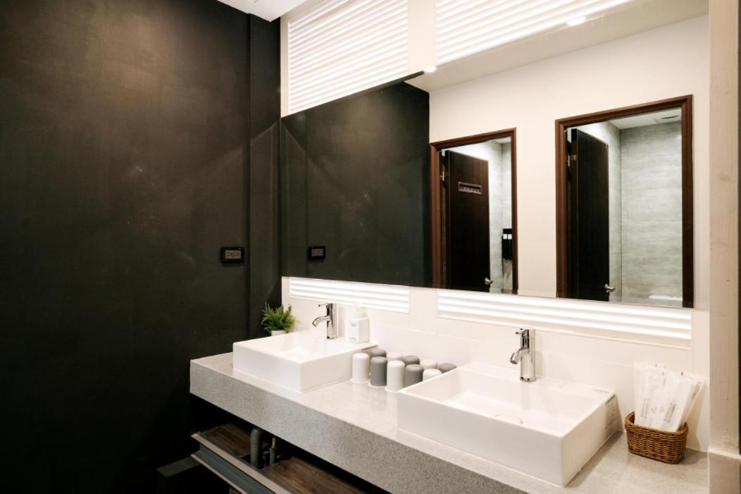 W11 Inn Taipei Extérieur photo